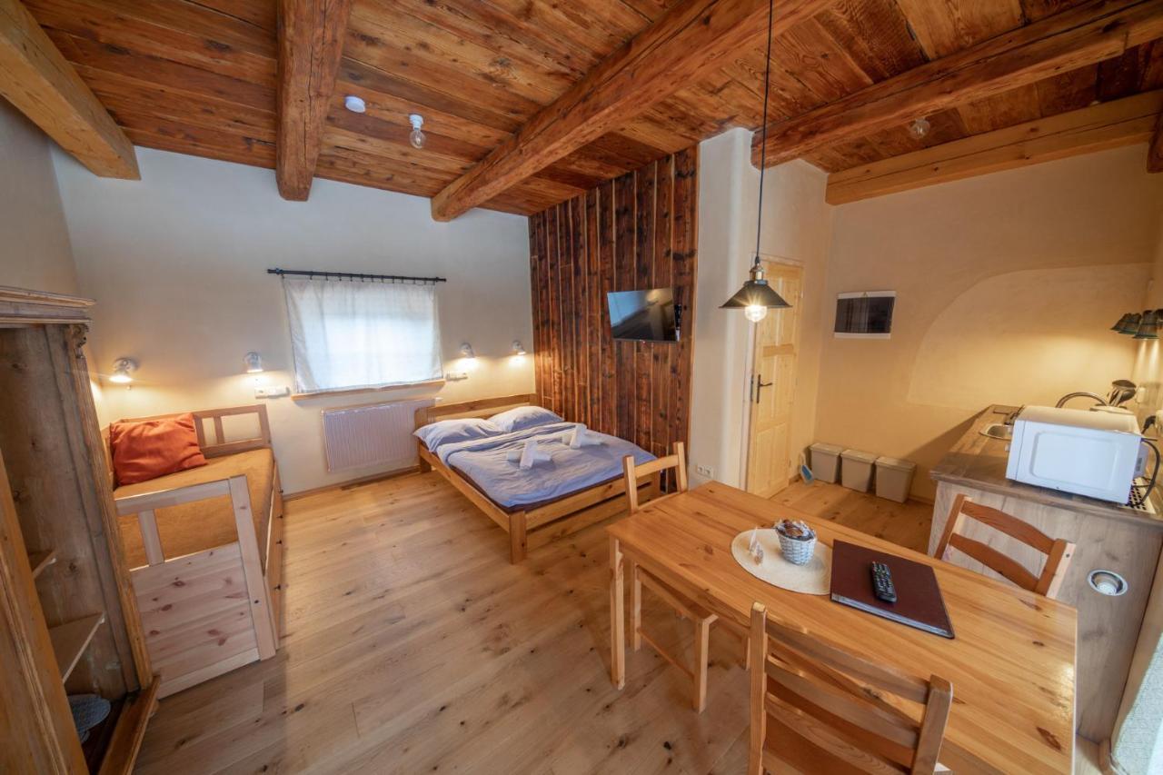 Apartment Ve Mlyne Teplice nad Metují Eksteriør billede