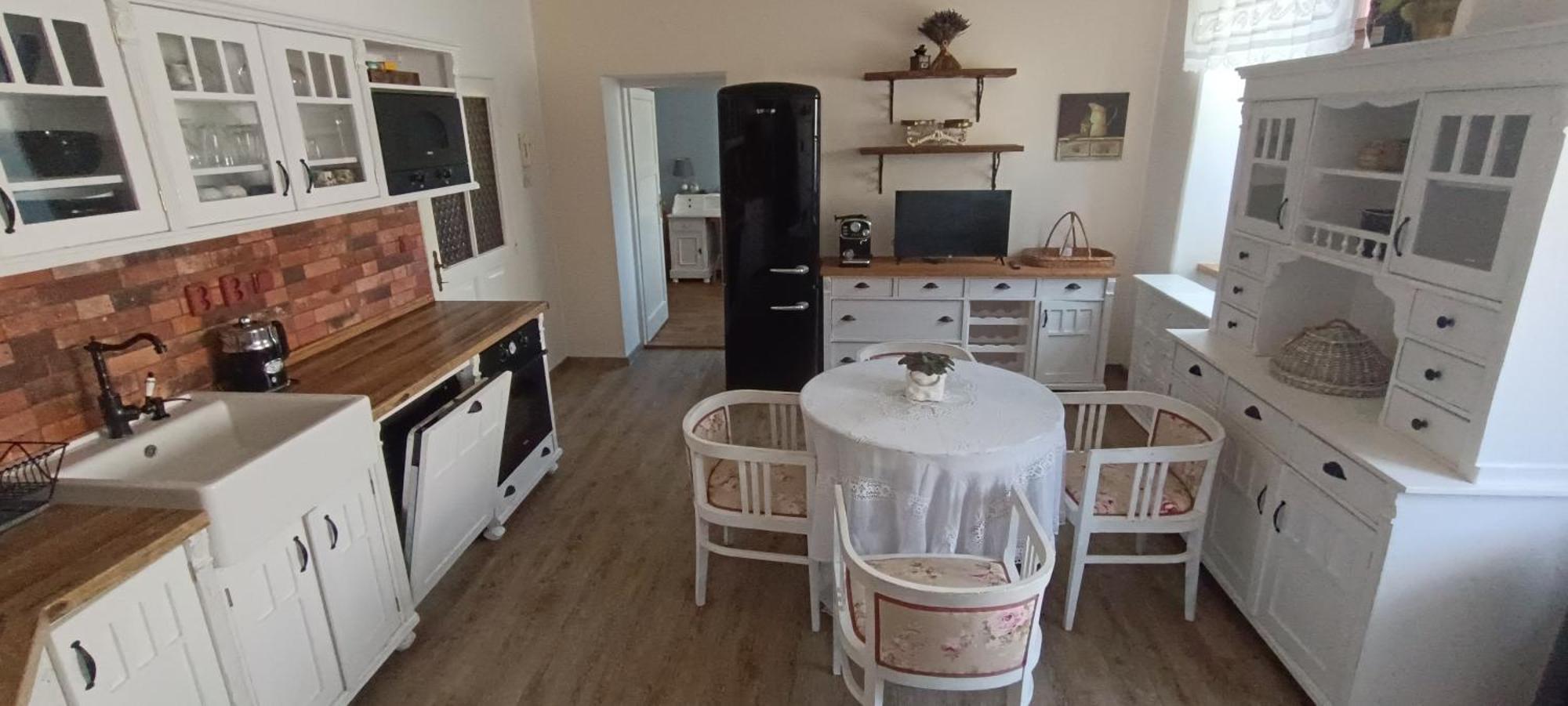 Apartment Ve Mlyne Teplice nad Metují Værelse billede