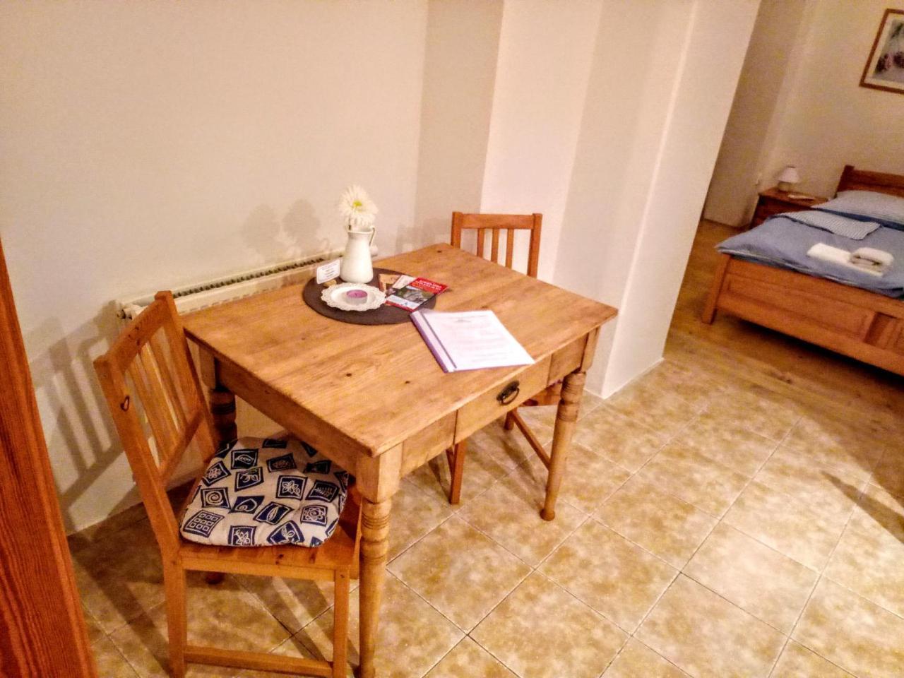 Apartment Ve Mlyne Teplice nad Metují Eksteriør billede